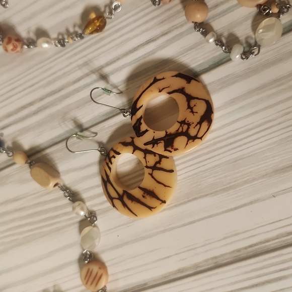 Earing and Necklace Combo - Picture 3 of 6